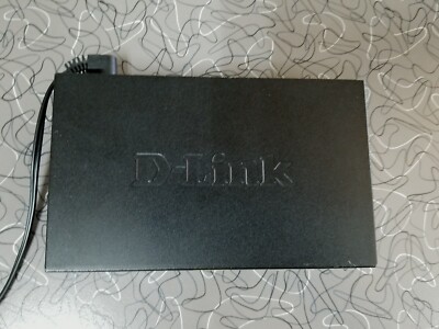 D-Link  (DES-1005P) 5-Ports Switch 
