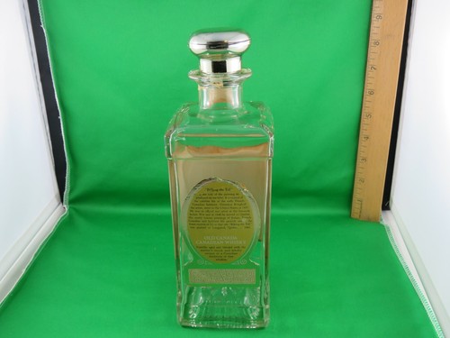 VINTAGE MCGUINNESS OLD CANADA WHISKY BOTTLE - EMPTY - Picture 3 of 8