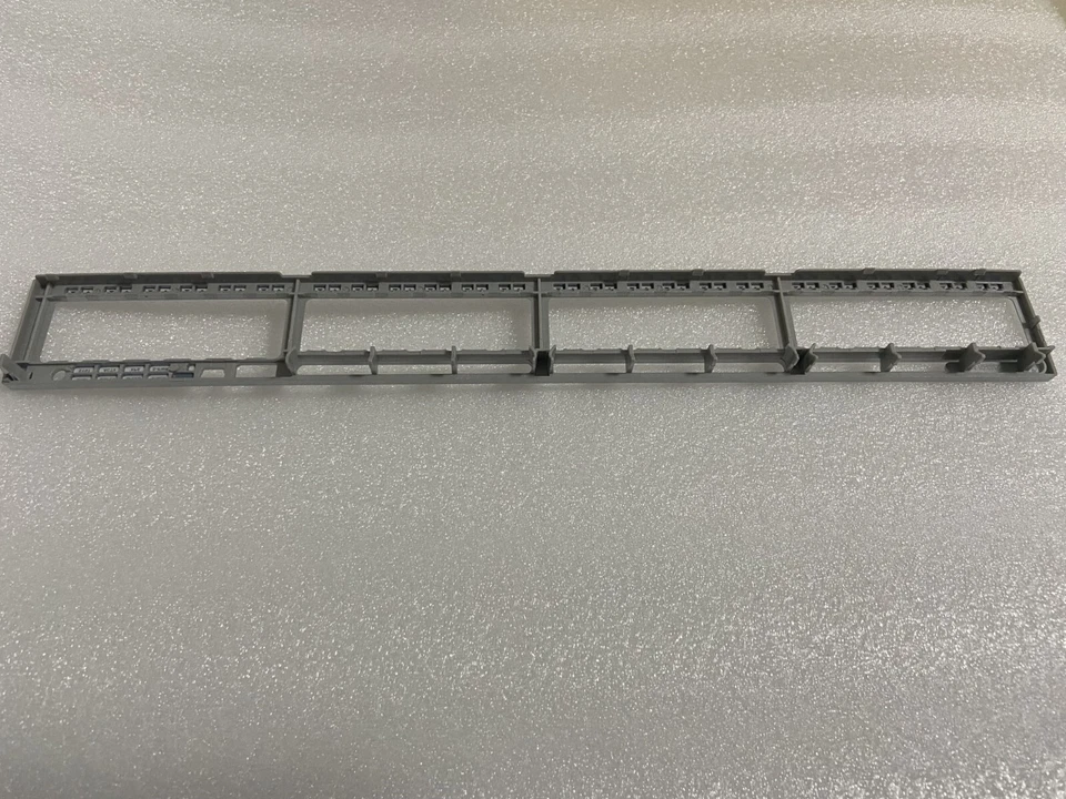 Old Style Cisco WS-C3850-48T-S / WS-C3850-48T-L Faceplate for replaement - Image 3 of 3