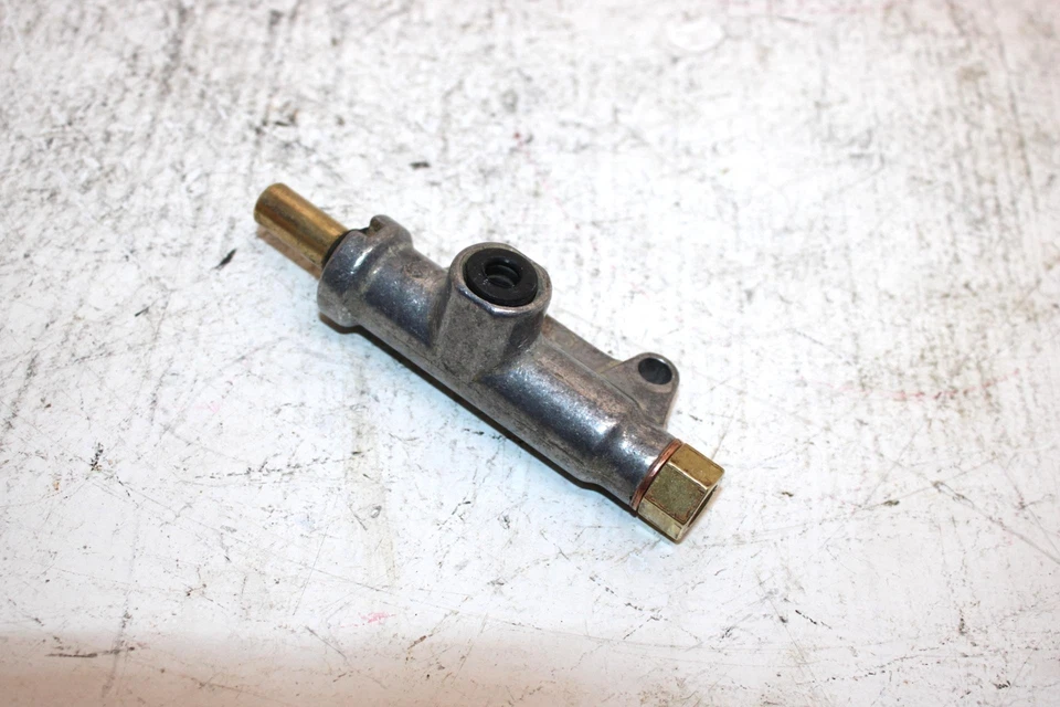 Polaris Sportsman 600 2003 OEM cilindro maestro de freno trasero 1910301 1911113 AP86 Foto 2 de 4