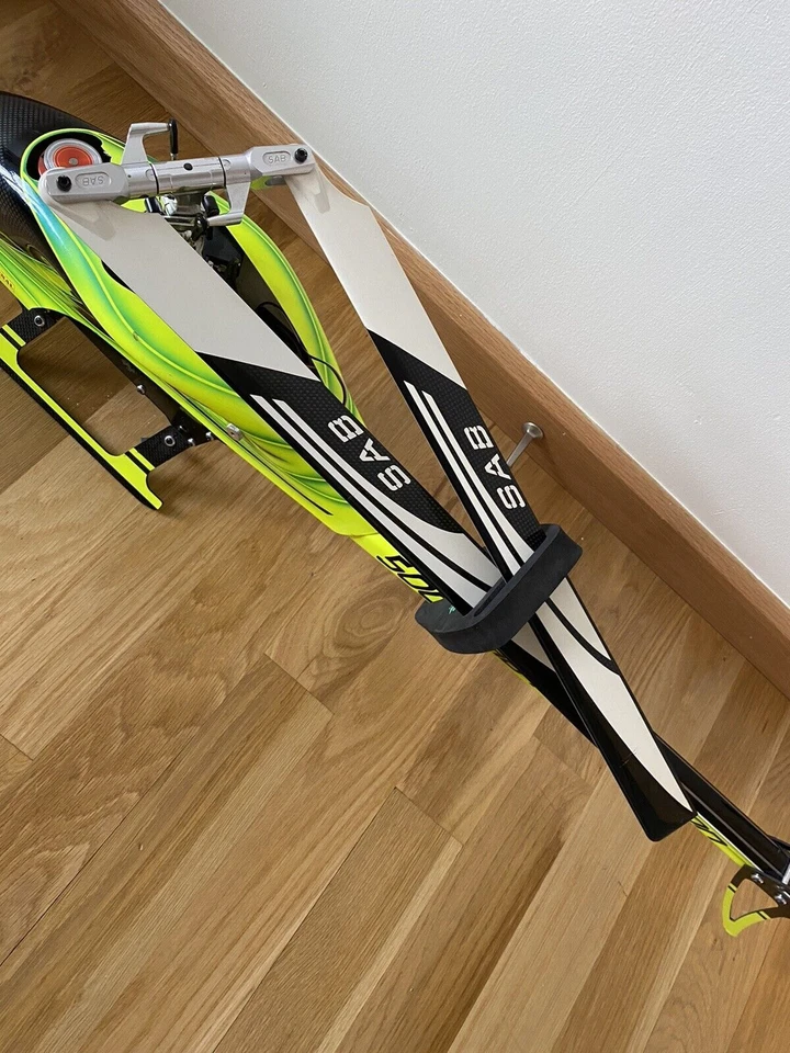 Helicóptero SAB Heli Division Goblin 500 edición limitada con control remoto Foto 3 de 4