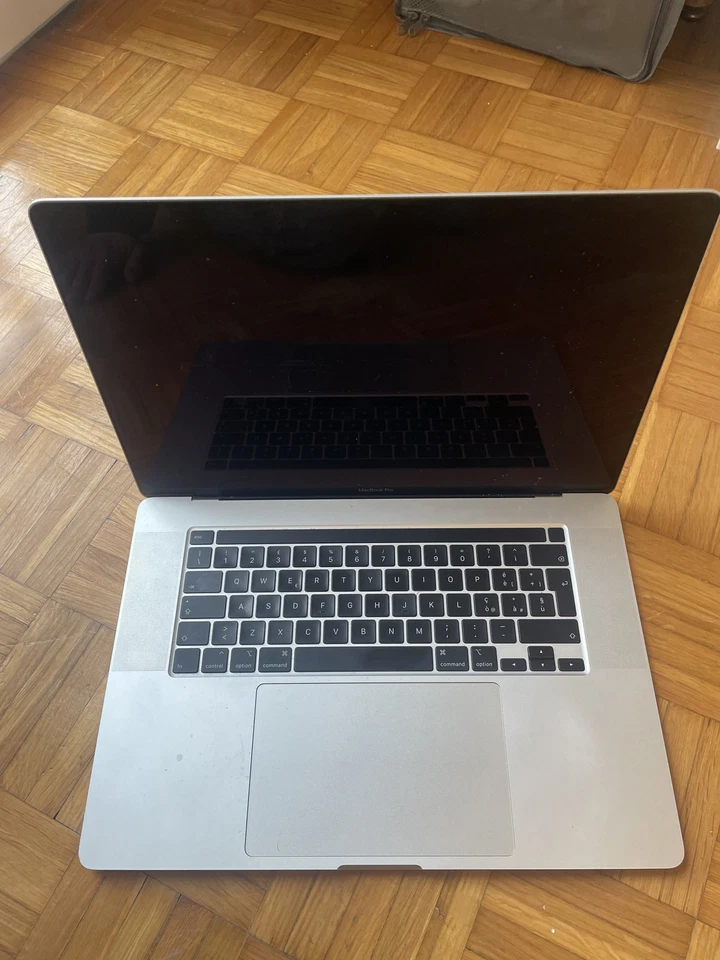 MacBook Pro 16" i7 2.6GHz - 16GB RAM - 512GB - PARI AL NUOVO, foto 1 di 3