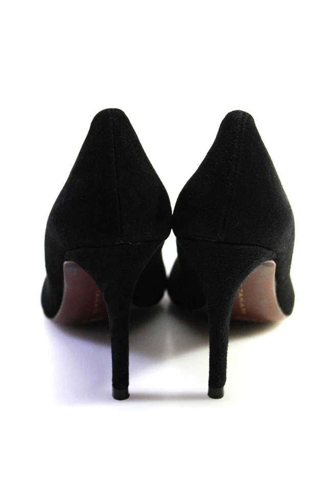 Bombas Elie Tahari femininas de camurça biqueira redonda salto médio clássicas pretas tamanho 8.5EUA 38.5E - Imagem 3 de 4