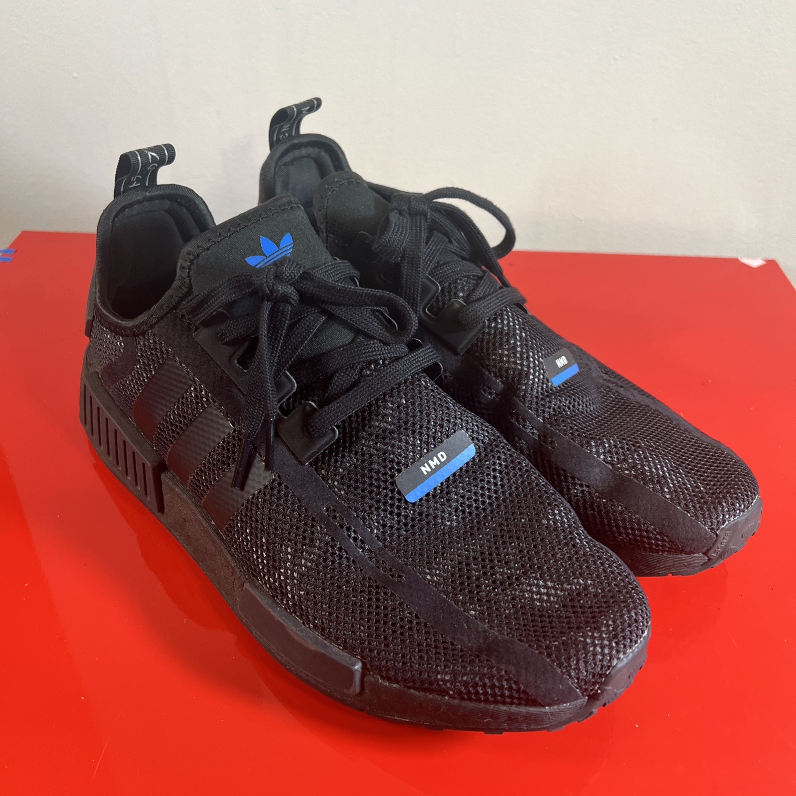 SAOLA Scarpe comode stringate Adidas Originals NMD_R1 da uomo nere taglia:11