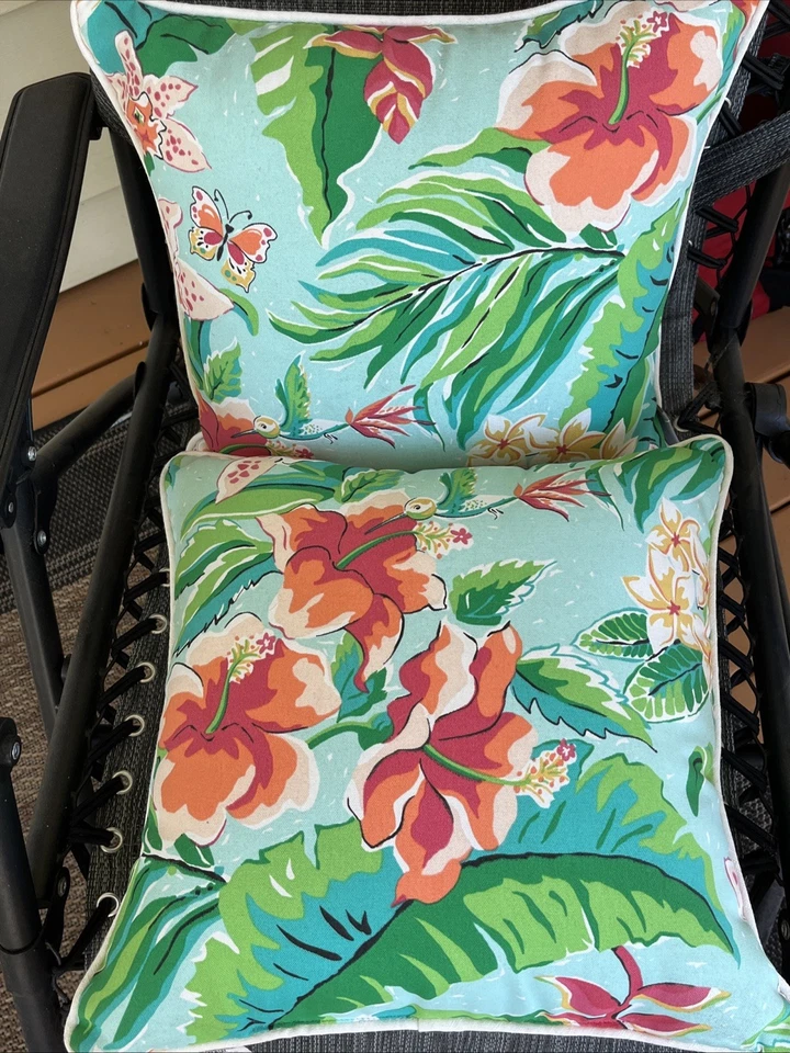 Almohada Perfecta Brillante Floral Interior/Exterior Acento Almohada Relleno de Felpa Foto 2 de 4