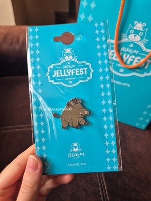 Jellycat Exclusive Berlin Kadewe Zsazsa Boar enamel pin Jellyfest Germany new