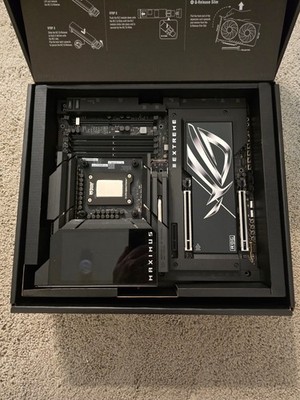 Slightly used Asus Z890 Extreme w 285K CPU, just tested for DOA