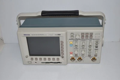 TEKTRONIX TDS 3012B TDS3012B Digitales Oszilloskop 100MHz (AQX93) - Bild 1 von 4