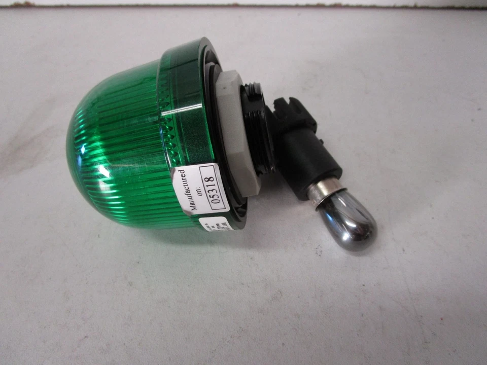 FEDERAL SIGNAL LP2 SER A STREAMLINE INCANDESCENT GREEN LIGHT - USED - FREE SHIP - Image 3 of 4