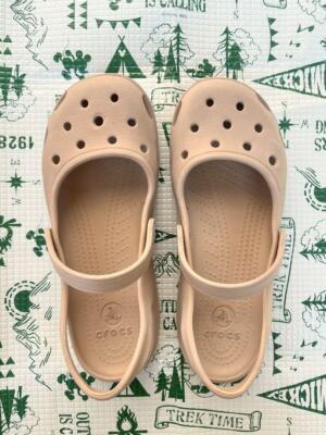 Crocs Mary Jane Sandalen Damen US Schuhe Größe W5 Beige