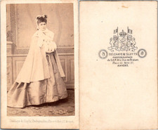 Delehaye, Anvers, Femme avec un manchon en fourrure d'hermine Vintage CDV a
