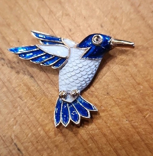 Trifari Vintage Blue White Gold Enamel Bird Brooch Pin Signed Animal Jewelry