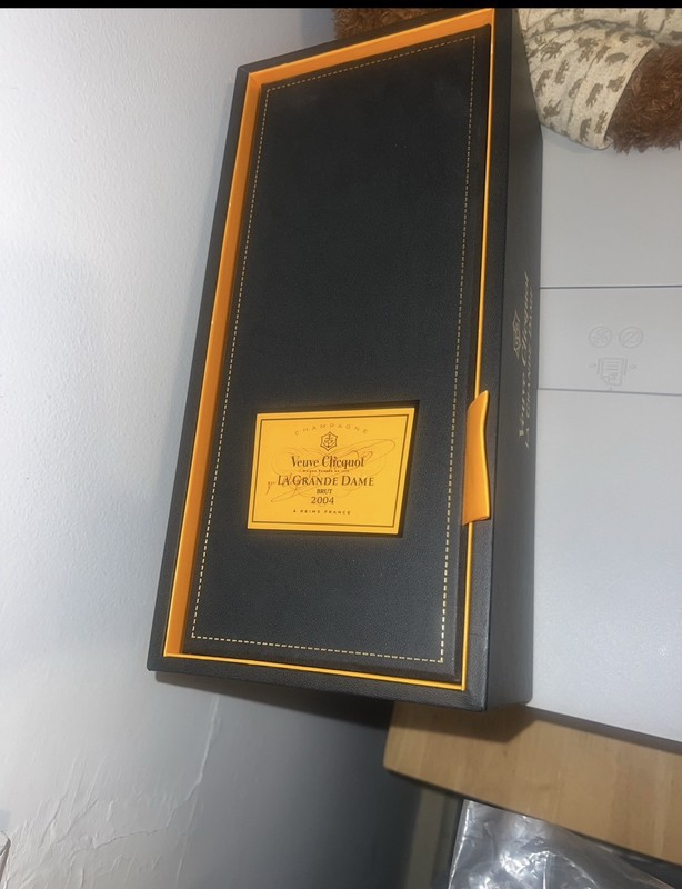 Veuve Clicquot LA GRANDE DAME 2004 Rotating Box Not including bottle"