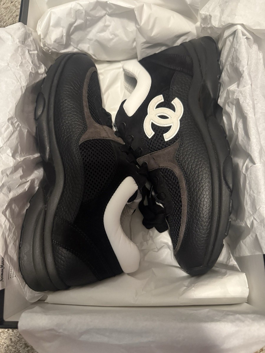AUTHENTIC!! CHANEL Mesh, Suede Calfskin & Grained Calfskin  display picture 1