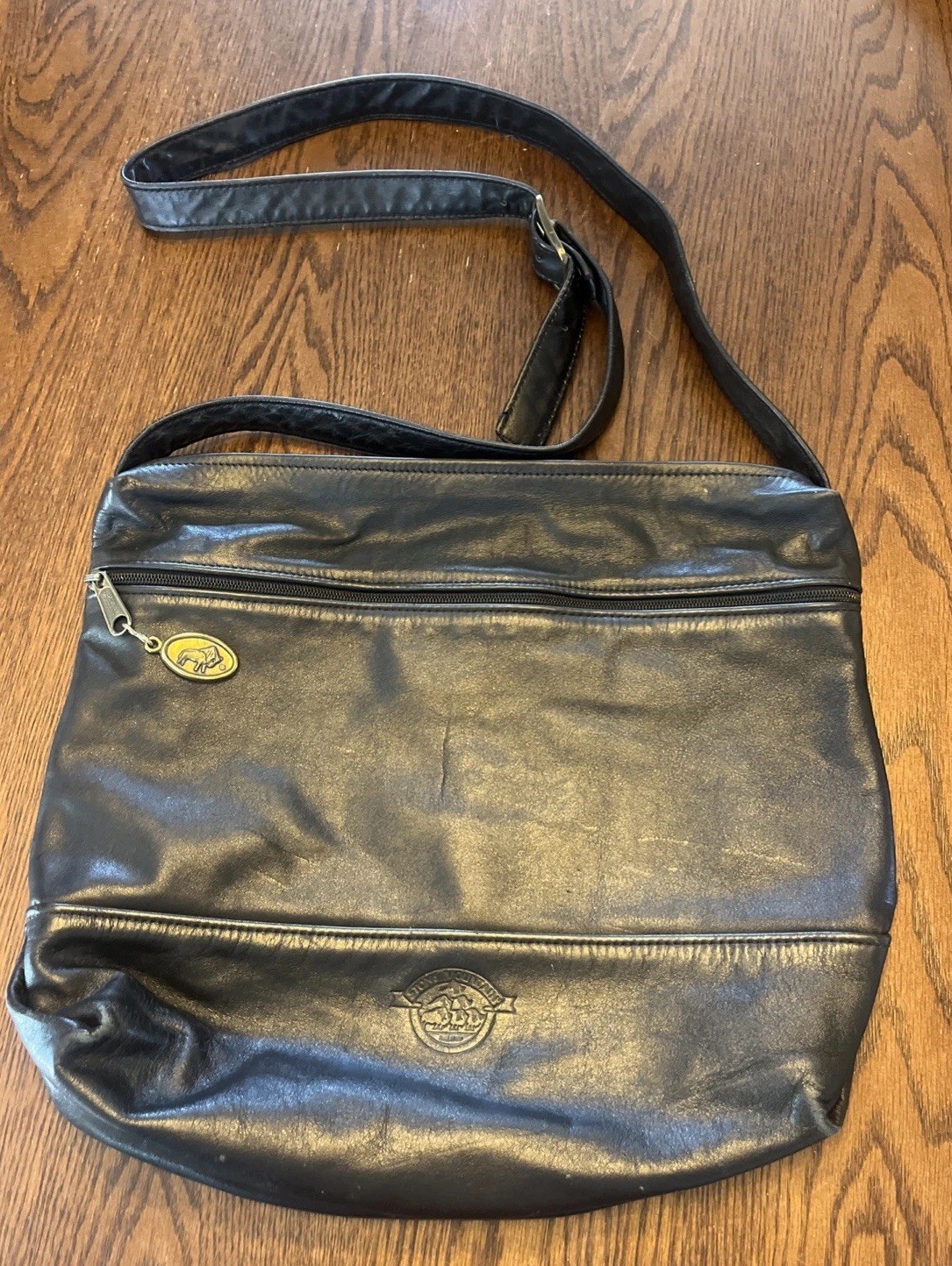 Stone Mountain Black Genuine Leather Crossbody Shoulder Bag Purse