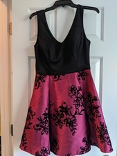 Black & Pink Floral Fit & Flare V-Neck Sleeveless Short Satin Dress M