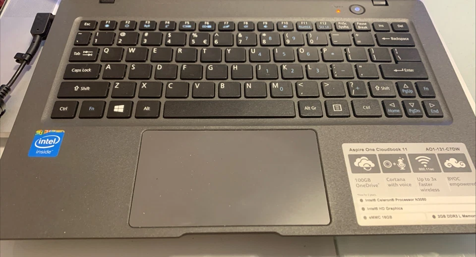 Acer Aspire One Cloudbook 11 11.6" Intel Celeron Windows 10 with protective case - Image 3 of 4