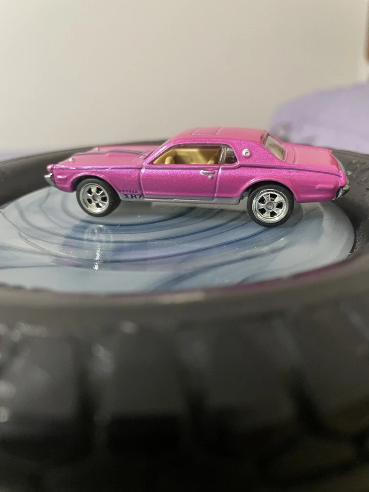 Hot Wheels 68 Mercury Cougar rosa cremoso/real riders hermoso coche XR7 COUGAR! Foto 2 de 4