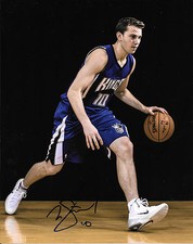 GFA Sacramento Kings Nik Staukas Unterzeichnet 8x10 Foto N3 COA