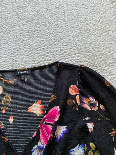 Express Women Floral Long Sleeve Wrap V-Neck Blouse Black Size S - Picture 5 of 12