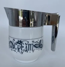 Vtg Corelle Old Town Blue White Milk Glass Creamer With Plastic Lid USA 10 Oz