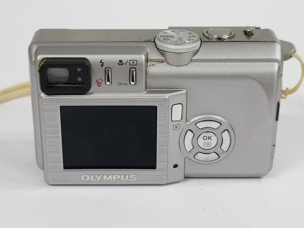 Olympus Camedia C-60 Zoom 6.1MP Digital Camera Silver