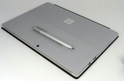 Microsoft Surface Pro 4 128GB i5 4GB RAM, Surface Pen, Type Cover, Incipio Hülle
