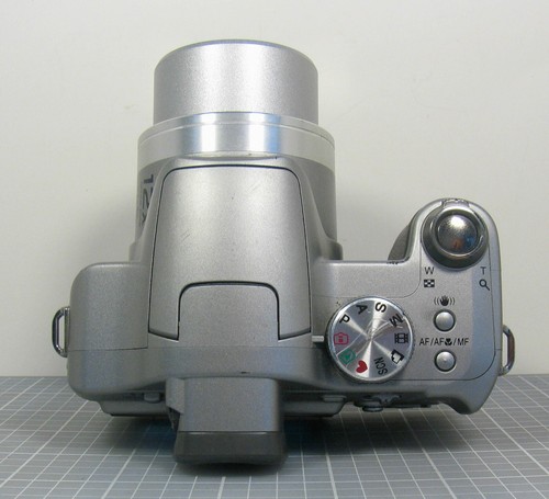 Panasonic DMC-FZ8 7.2MP 12X Optical Zoom Point and Shoot Digital Bridge Camera - Picture 5 of 8
