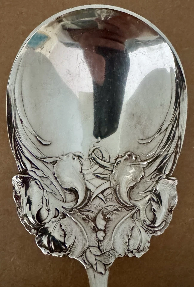"CUCHARA DE BAYAS DE IRIS URGIN NUEVA ARTE ESTERLINA 9 7/8"" EXCELENTE ESTADO ORIGINAL! Foto 3 de 4