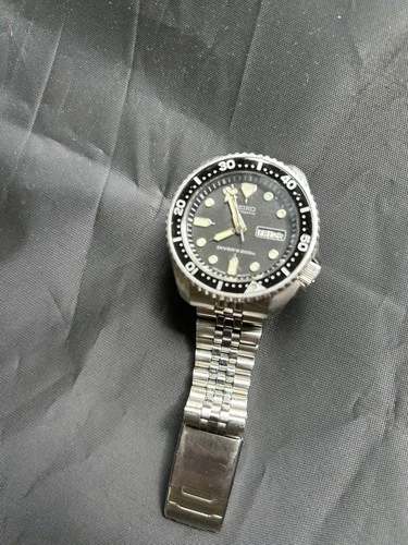 Vintage Seiko Men's Automatic Diver Watch 200M. Not Working. Part Only As-Is