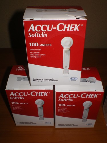 iGlucose Blood Glucose Monitoring System + ACCU-CHEK Guide & 300 Lancets ~ 2028 - Picture 6 of 19