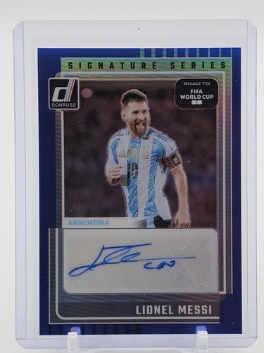 LIONEL MESSI 2025-26 DONRUSS ROAD TO FIFA WC SIGNATURE BLUE AUTO 001/199 Q1816