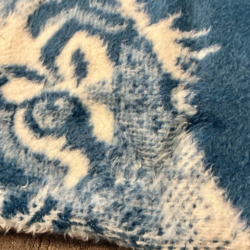 Vintage San Marcos Blanket Tiger w/Cub Blue White Acrylic 56”x78” *FLAW READ* - Picture 4 of 18