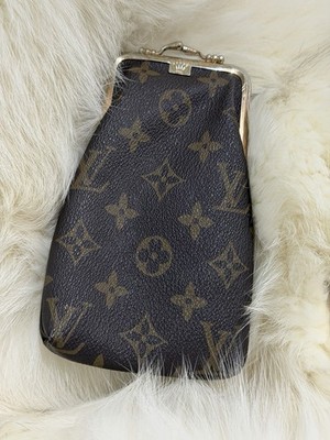 1970s LOUIS VUITTON Vintage Monogram Kiss Lock Cigarette /Coin/ Eyeglass  Case