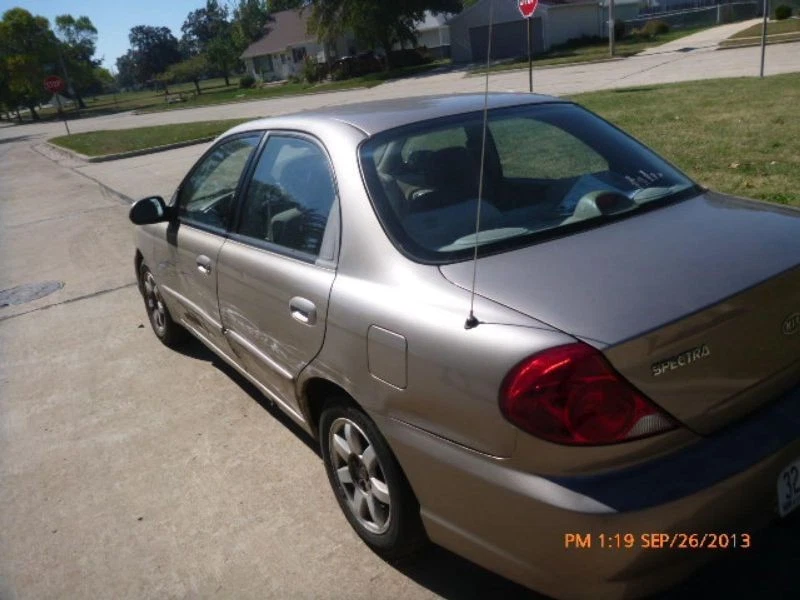 Radiator 4 Cylinder Fits 00-04 SPECTRA 1311795 Foto 4 de 4