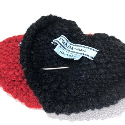 PRADA Mohair Wool Heart Safety Pin Brooch knitted Fabrics Red