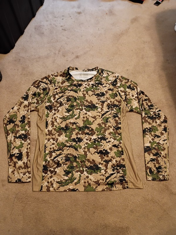Bassdash Mens M Long Sleeve T Shirt Green Digital Camo Shirt