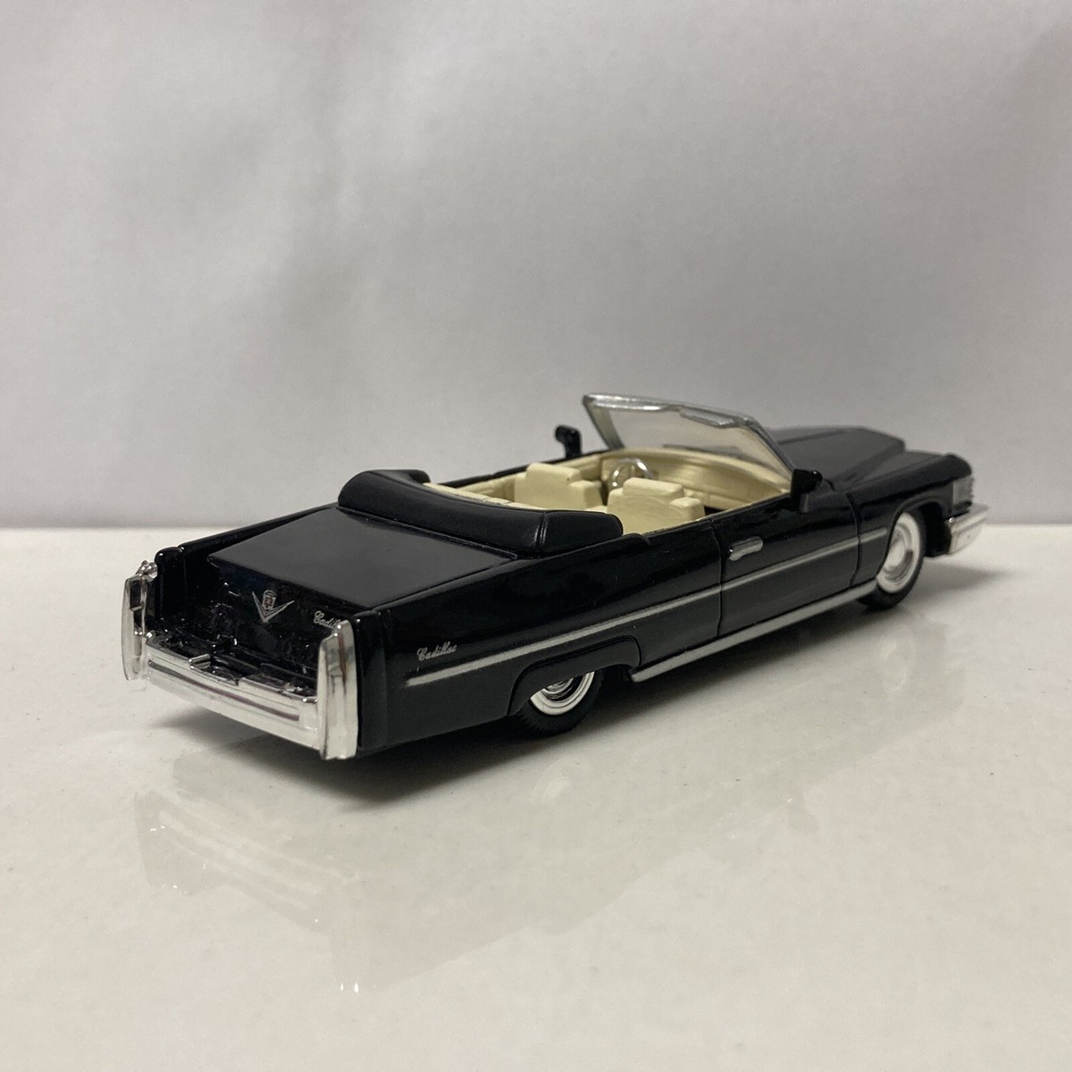 1976 76 Cadillac Coupe Deville De Ville Collectible 1/43