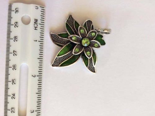 GREEN ENAMEL FLOWER PENDANT SHIMMERING RHINESTONE CHARM FERAL CATS RESCUE - Picture 4 of 7