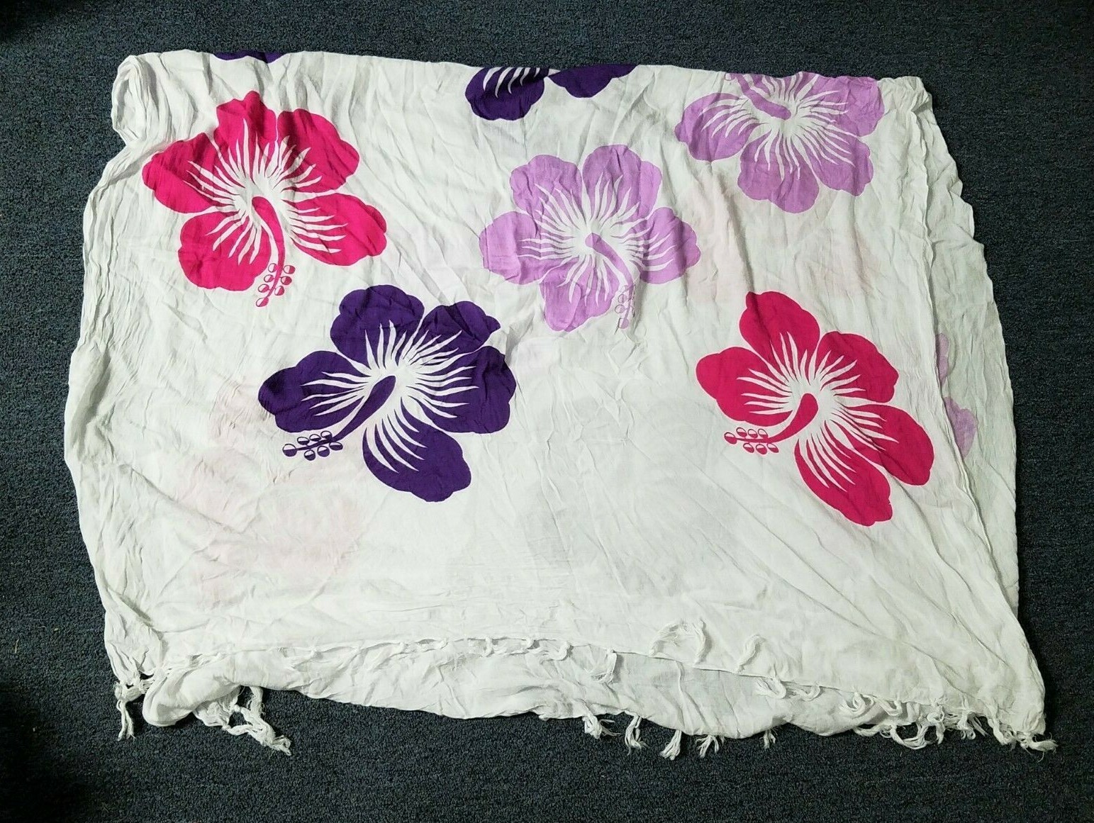 1 World Sarongs Large Women's Scarf White W/ Floral Flower Print & Tassels Cute image 2