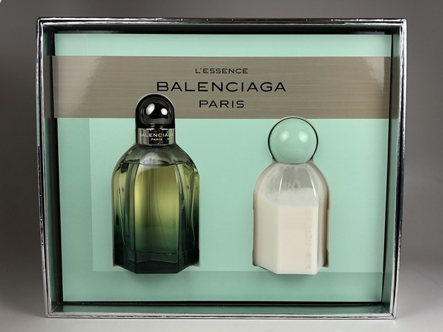 essence balenciaga