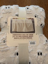 VIRAL TIK TOK COSTCO FAUX FUR HALLOWEEN FALL THROW WHITE GHOST