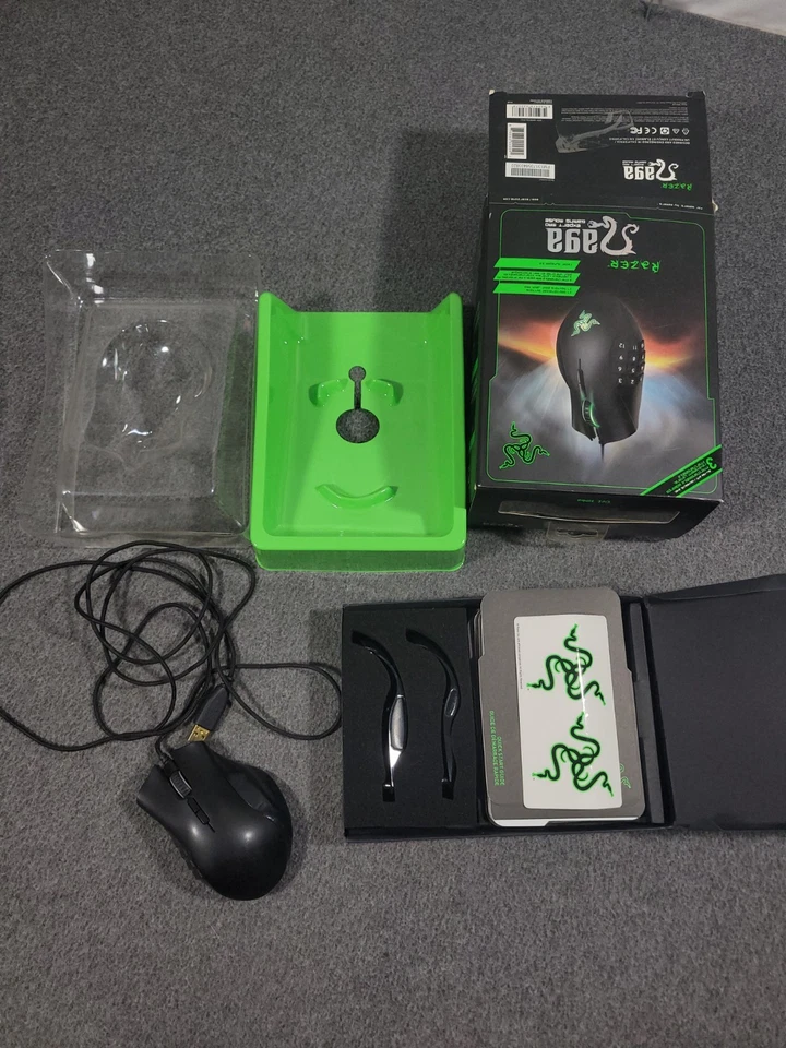 Razer Naga 2012 Gaming Mouse RZ01-0058 All Attachments And Box (Tested) - Image 2 of 4