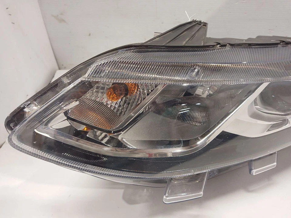 Conjunto de faros delanteros derecho Chevy Volt 2016-2019 pasajero 12012990 Foto 2 de 4