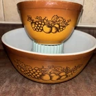 Vintage Pyrex Old Orchard set - 401 1-1/2 Pint + 403 2-1/2 Quart mixing bowls