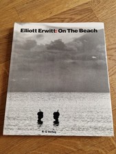 Elliot Erwitt: On The Beach