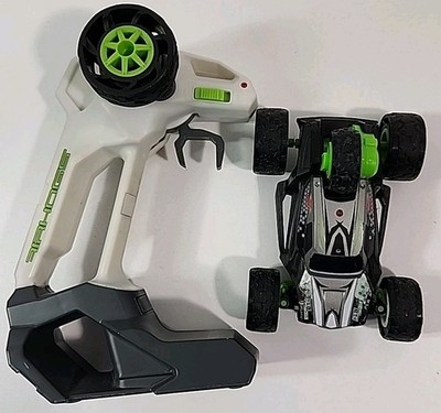 Air Hogs RC CAR Hyper Actives WHEELED Stunt Vehicle