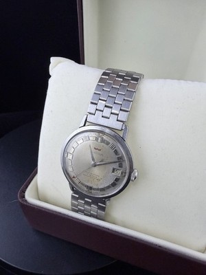 Vintage Waltham Hand Wind Mens Watch Roman Numeral Dial Date Stainless Runs