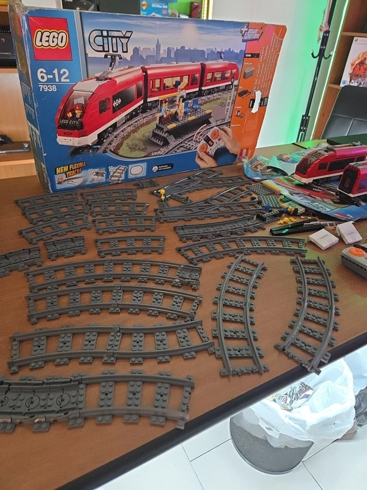 LEGO City 7938 Passenger Train, foto 1 di 5