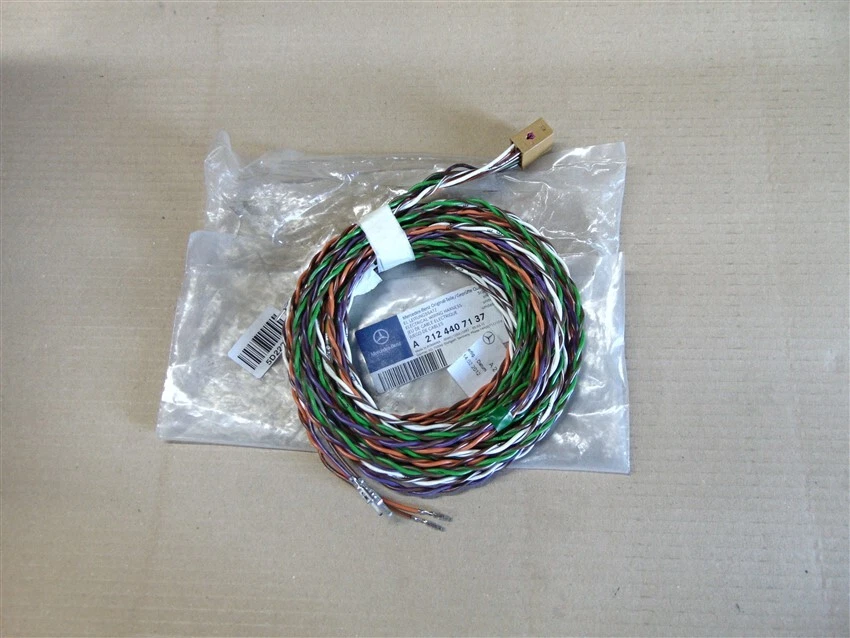 Brand New Loudspeaker Wiring Harness Genuine Mercedes W212/C218 